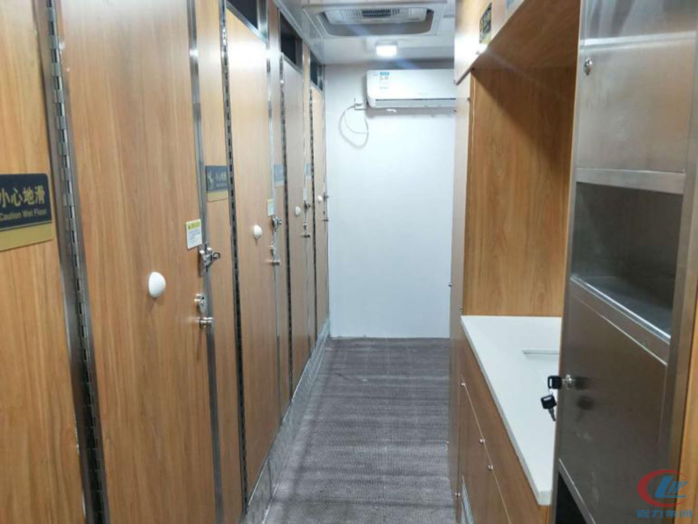 東風(fēng)天錦4*2廁所車(chē)