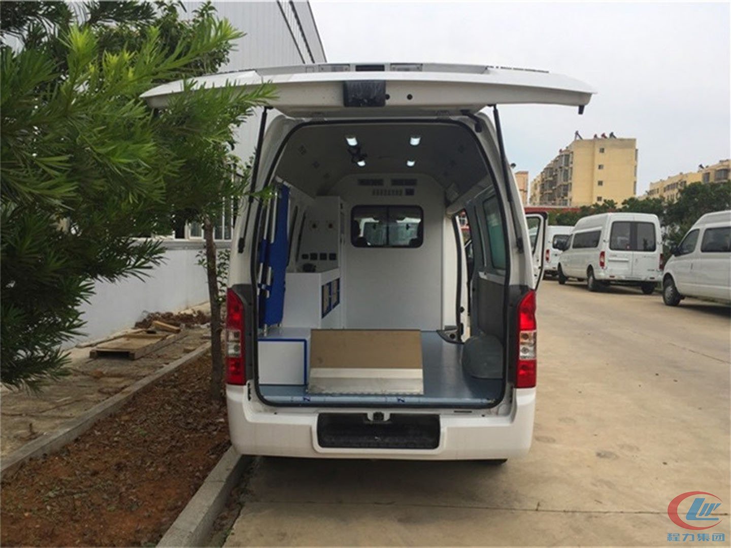 國(guó)六福田G9救護(hù)車(chē)