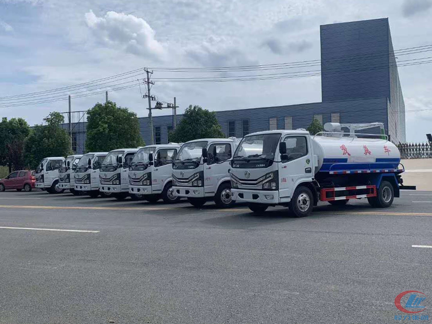 程力集團國六東風多利卡吸糞車批量發(fā)往內蒙古