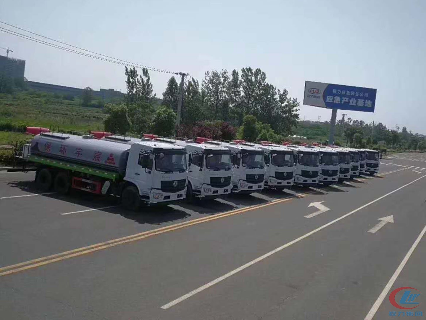 國(guó)六東風(fēng)D3L后雙橋抑塵灑水車