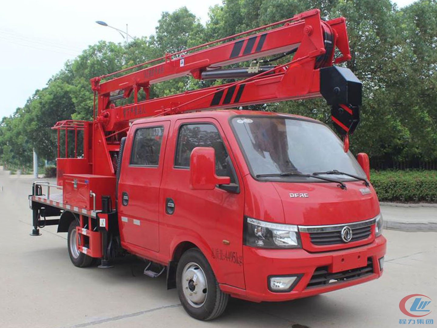 國六東風(fēng)途逸13米藍(lán)牌高空作業(yè)車