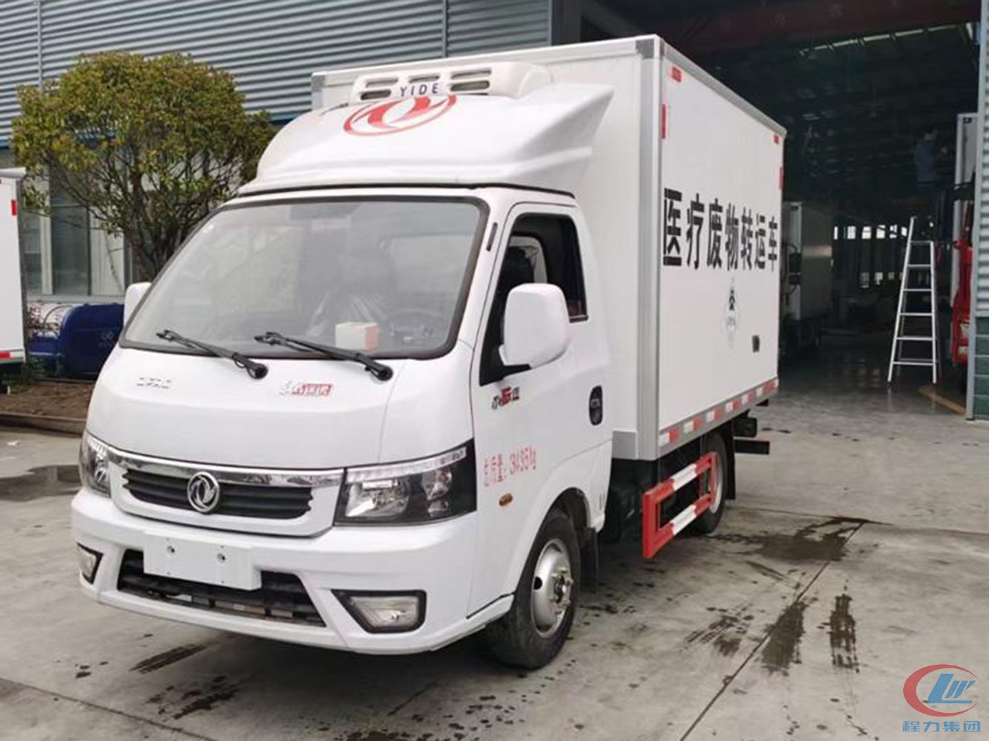 國六東風途逸醫(yī)療廢物轉運車