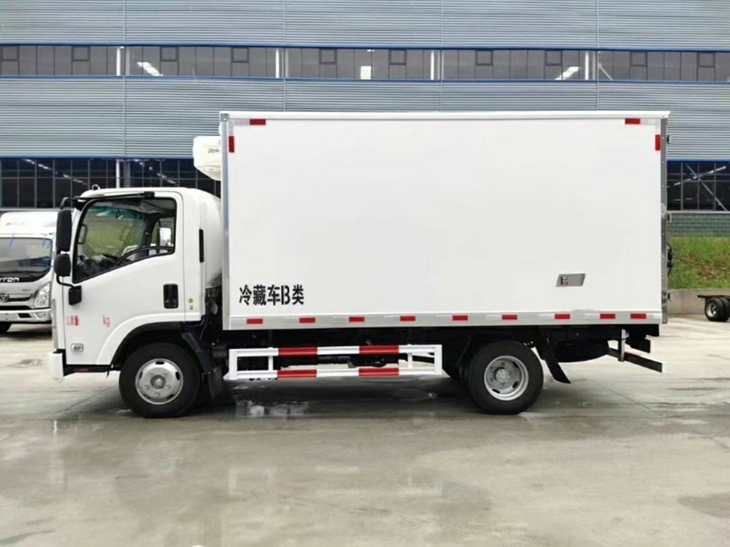 國(guó)六慶鈴五十鈴KV100冷藏車(chē)