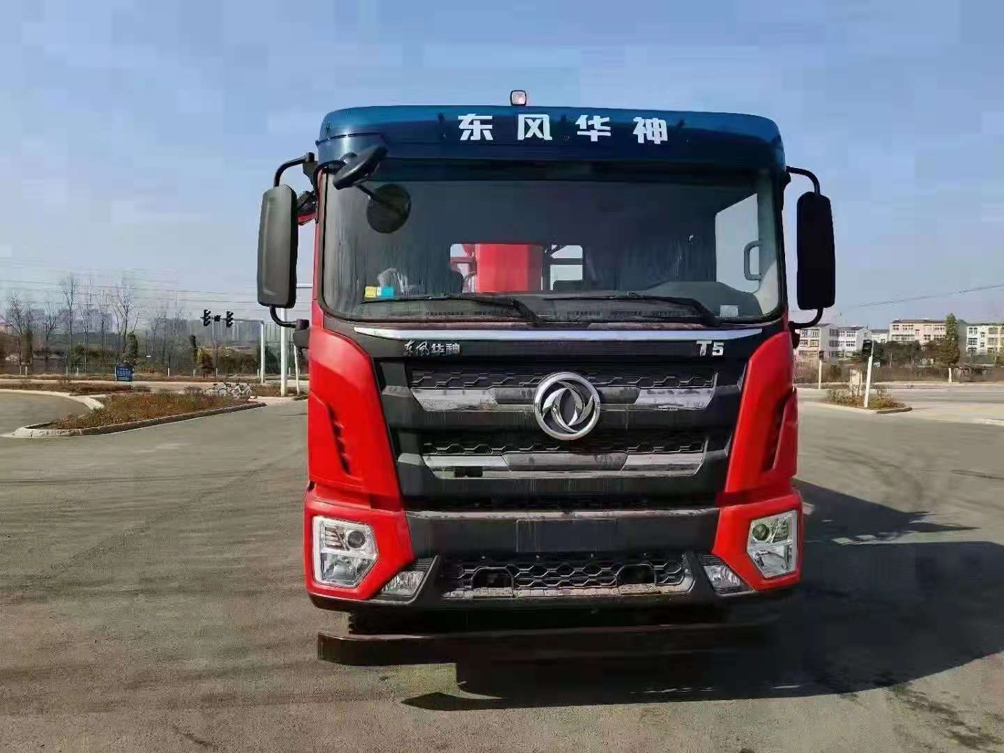 國(guó)六東風(fēng)華神后八輪12噸隨車吊圖片