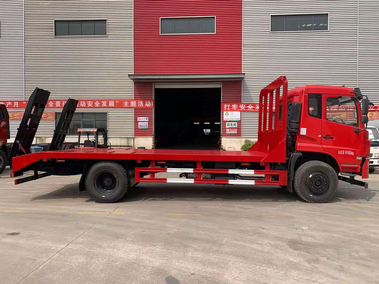 國(guó)六東風(fēng)D17-H平板運(yùn)輸車(chē)圖片