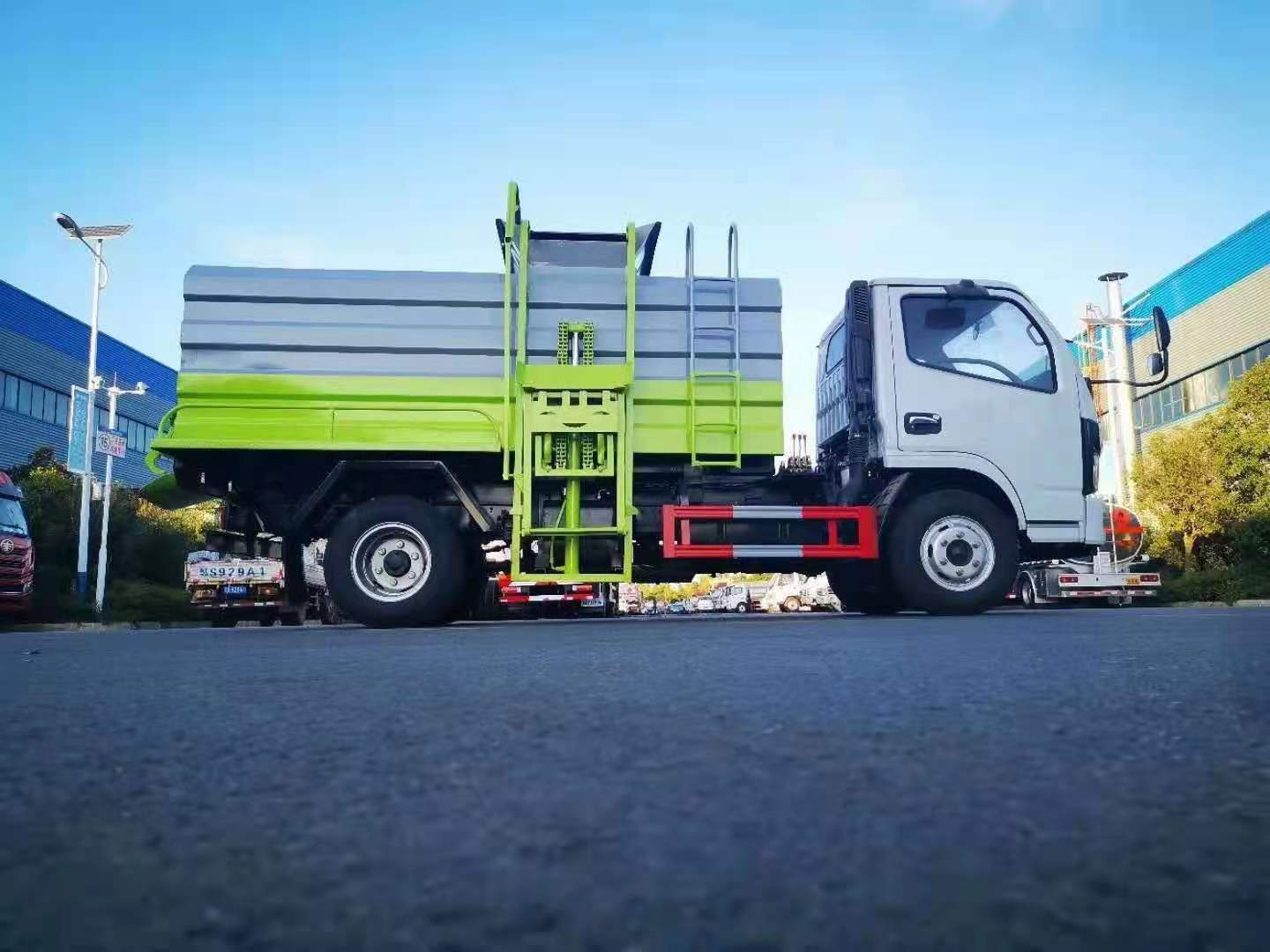 國六東風(fēng)多利卡藍(lán)牌餐廚垃圾車