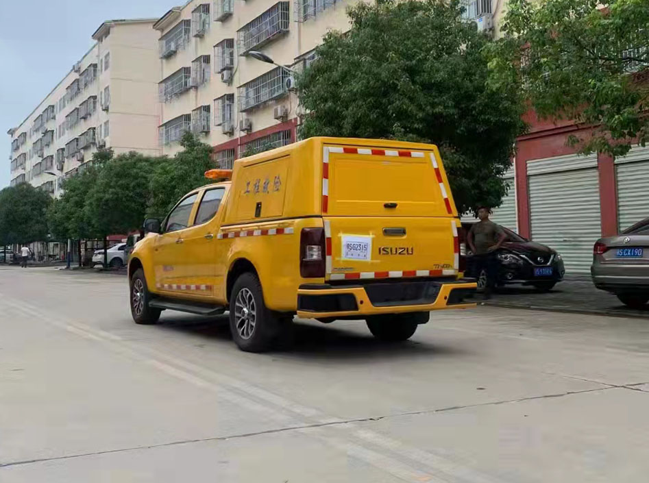 慶鈴五十鈴皮卡搶險(xiǎn)車(chē)