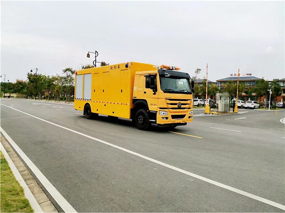 國六重汽豪沃大流量排水搶險(xiǎn)車