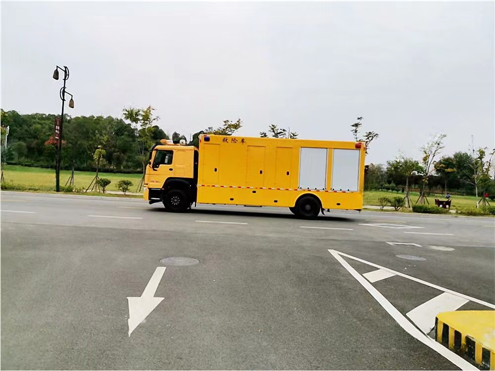 國六重汽豪沃大流量排水搶險(xiǎn)車