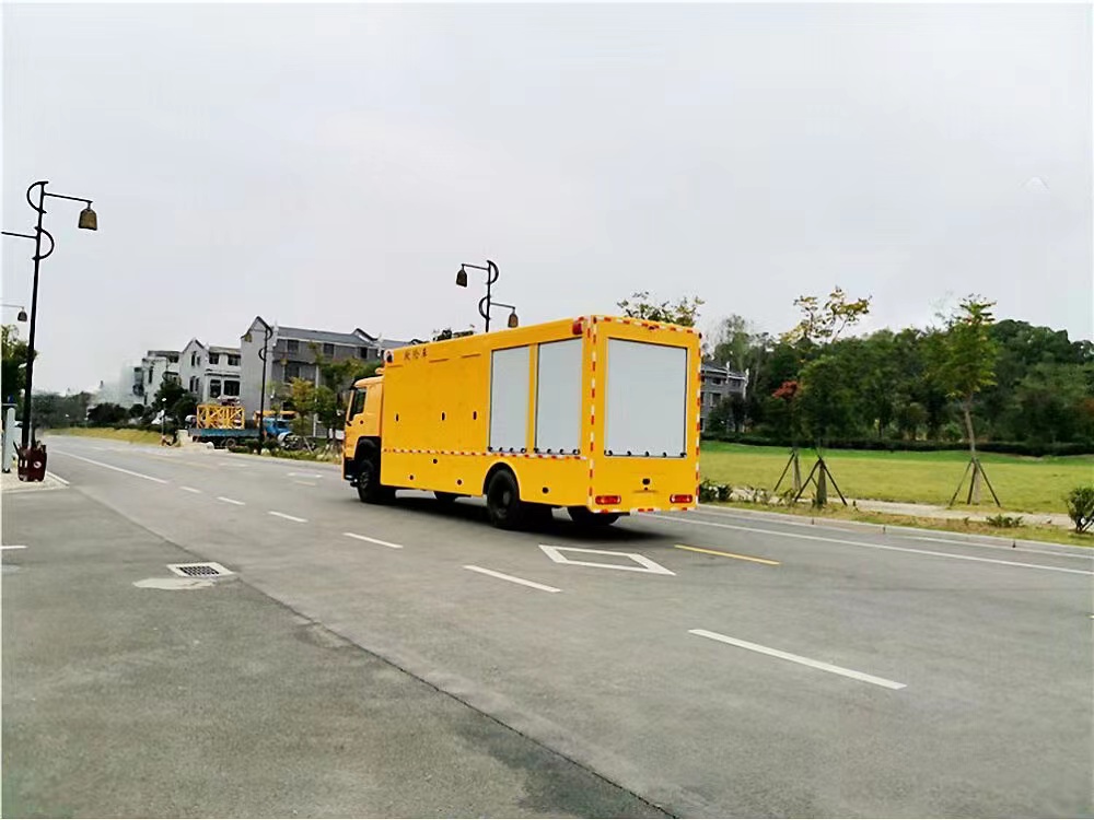 國六重汽豪沃大流量排水搶險(xiǎn)車