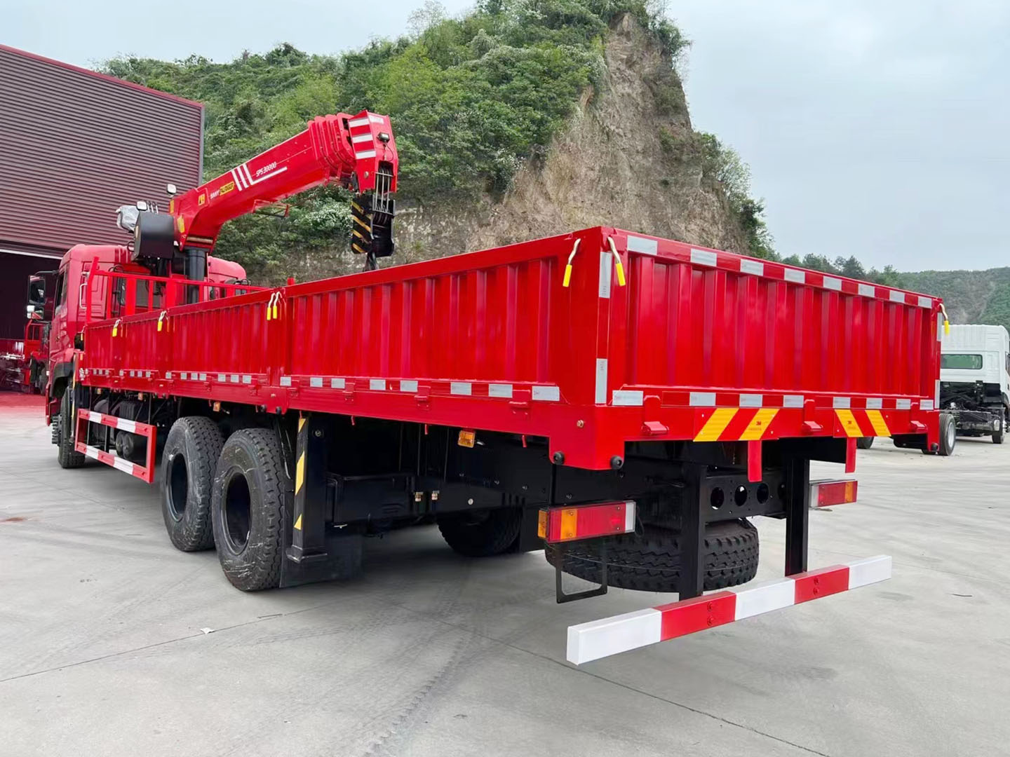 東風(fēng)天龍后八輪隨車(chē)吊