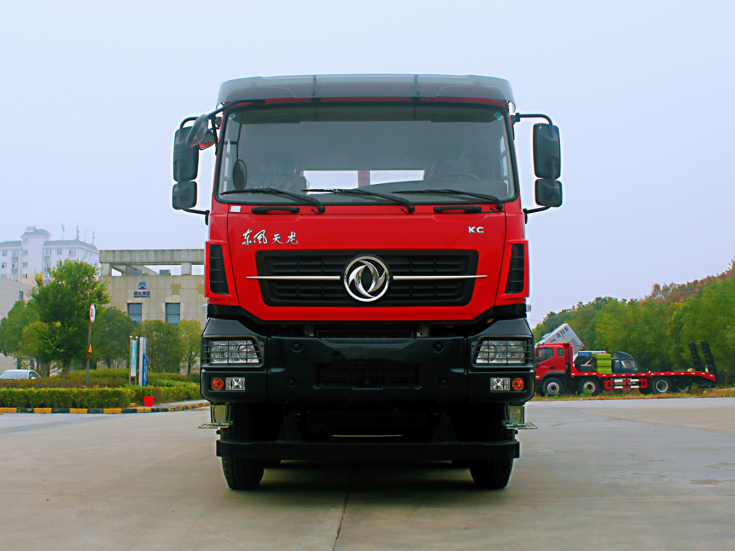 國六東風(fēng)天龍前四后八平板運輸車