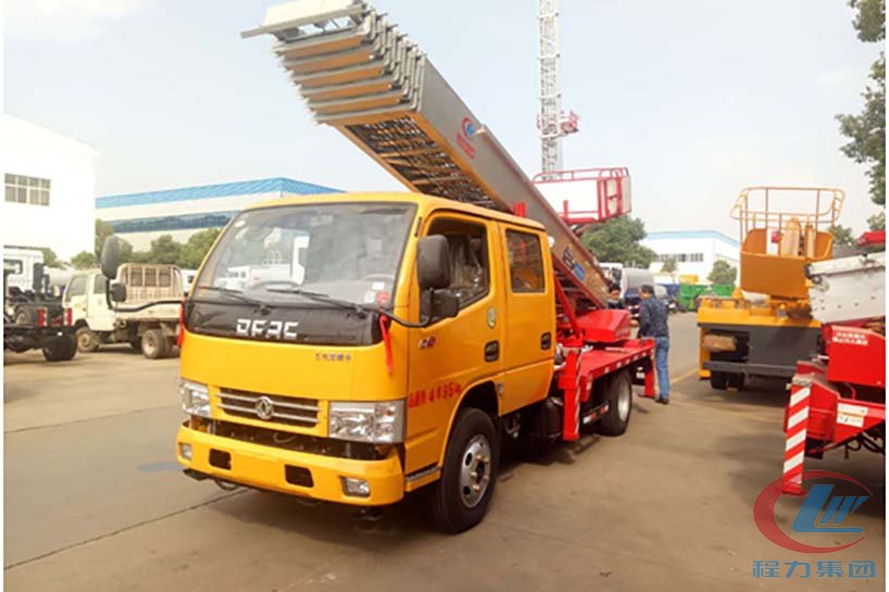 程力集團(tuán)東風(fēng)小多利卡28米云梯車(chē)高清圖