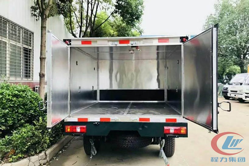 炸藥運(yùn)輸車(chē)背面圖