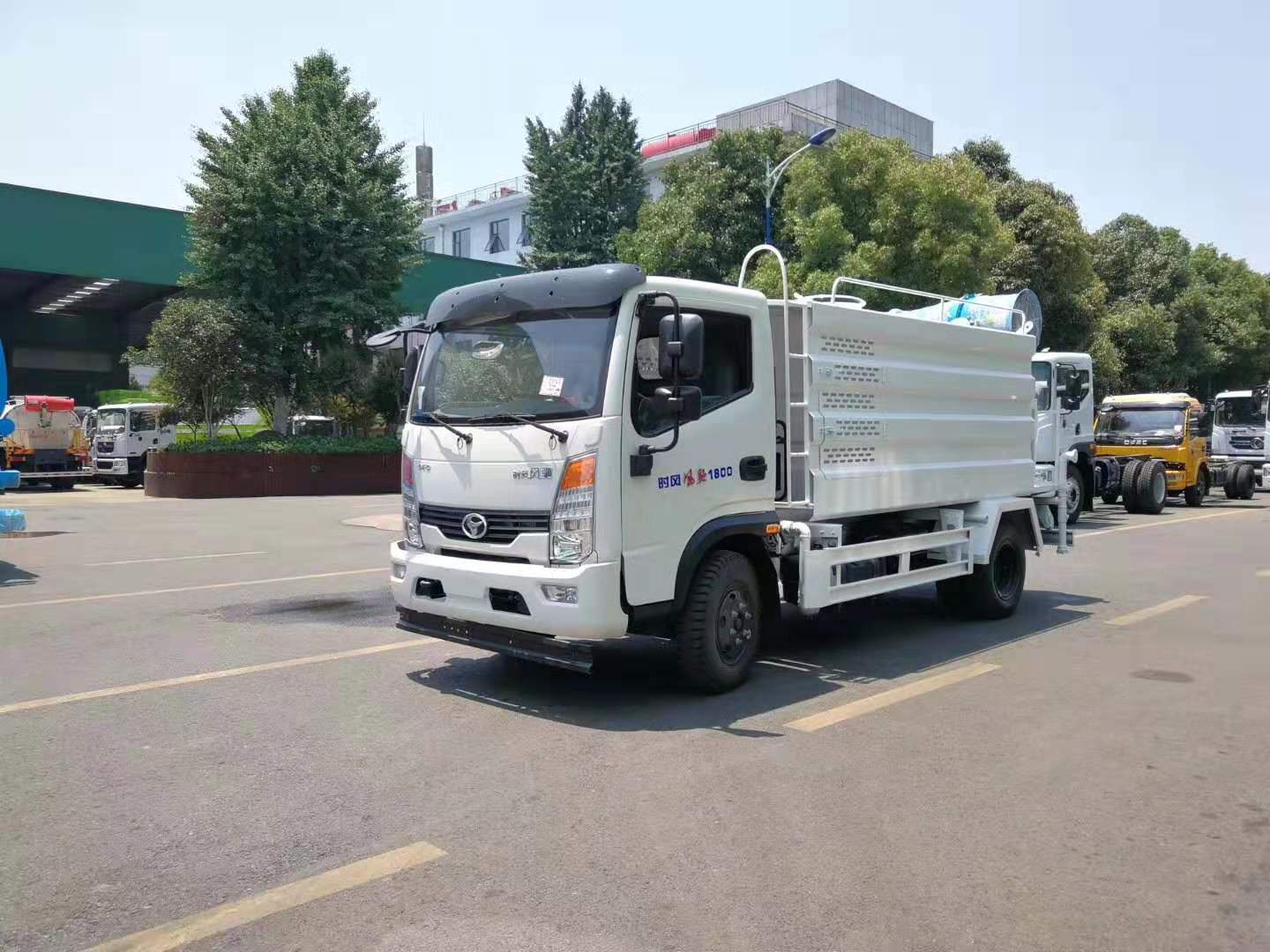 時(shí)風(fēng)藍(lán)牌5方多功能抑塵車(chē)