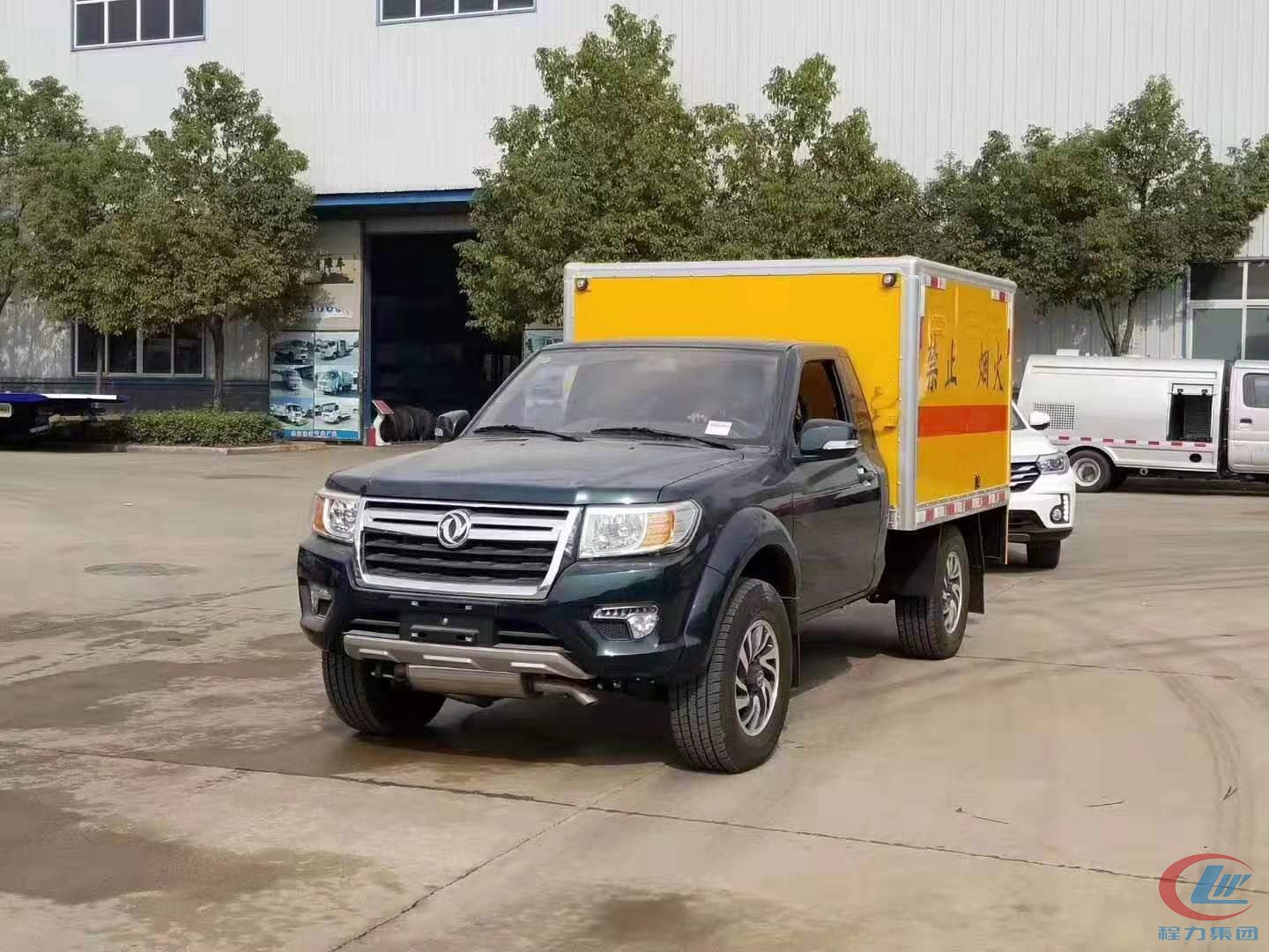 東風(fēng)日產(chǎn)皮卡危險品運(yùn)輸車