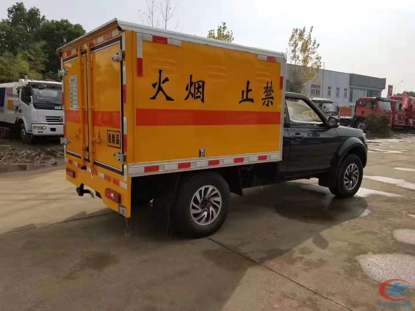 東風(fēng)皮卡危險品運(yùn)輸車