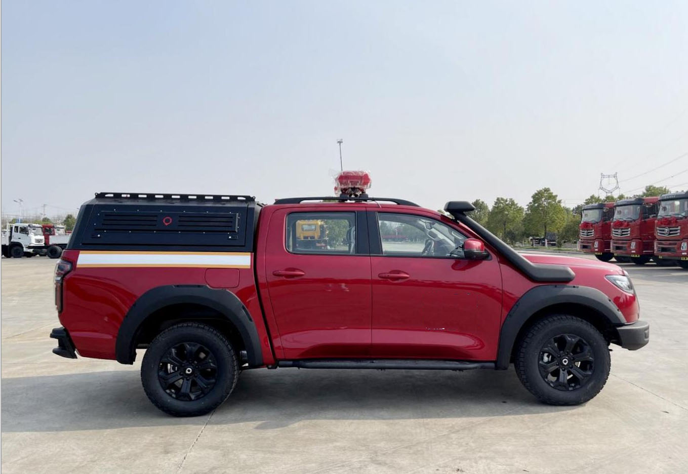 程力長(zhǎng)城炮四驅(qū)裝備運(yùn)輸車(chē)